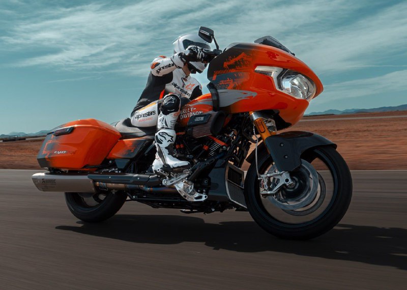Обзор нового Harley-Davidson CVO Road Glide RR 2025