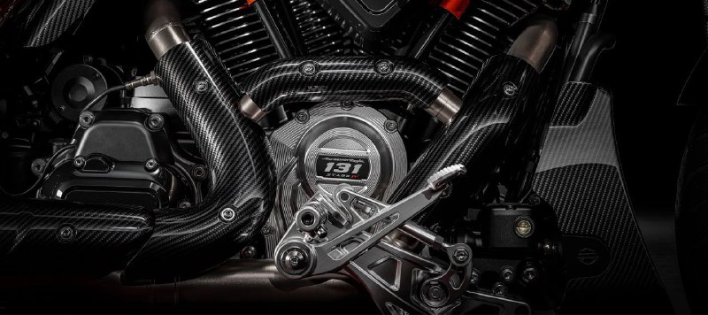 Обзор нового Harley-Davidson CVO Road Glide RR 2025