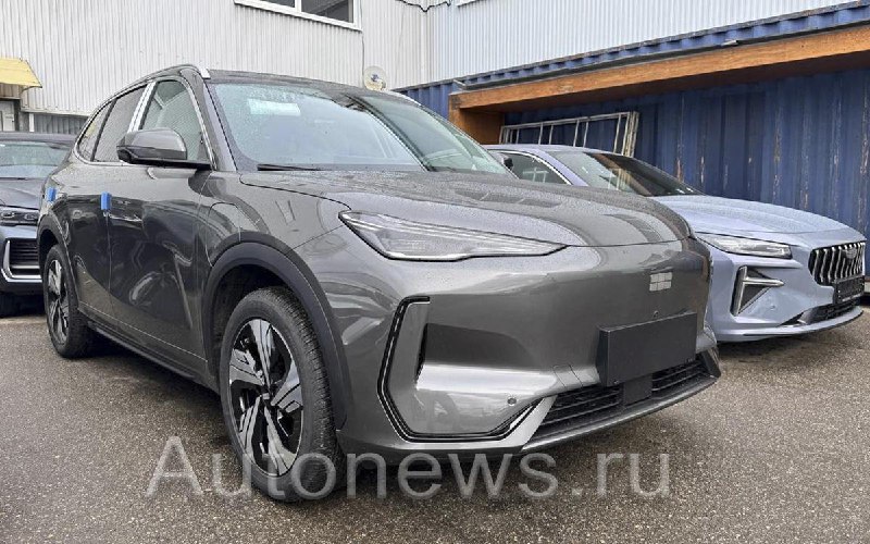 Предпремьерный обзор электрического кроссовера Geely EX5 в России