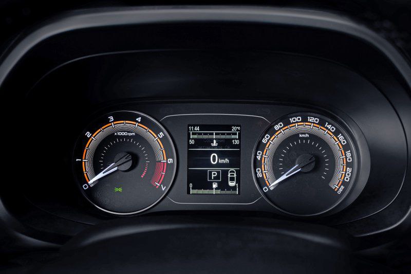 Lada Iskra: первый взгляд на новый салон