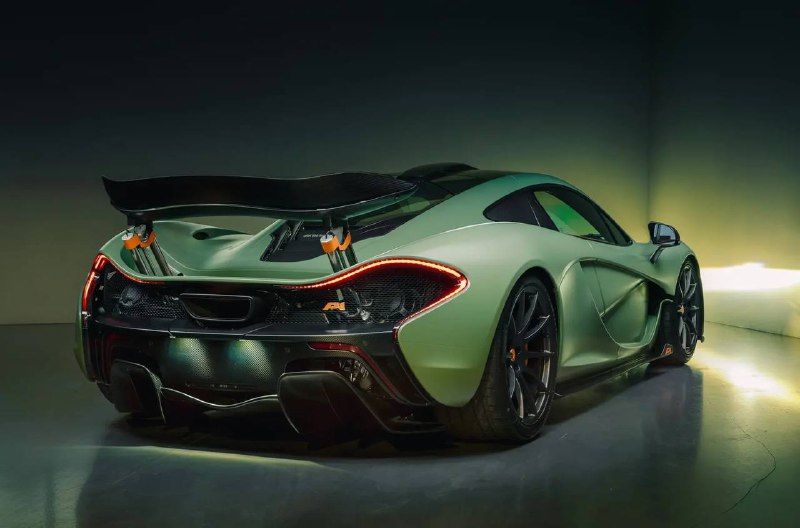 Уникальный McLaren P1 в редком цвете выставлен на аукцион