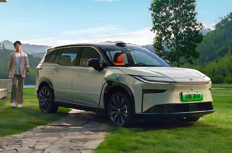 Доступный электрокроссовер Toyota на китайском рынке