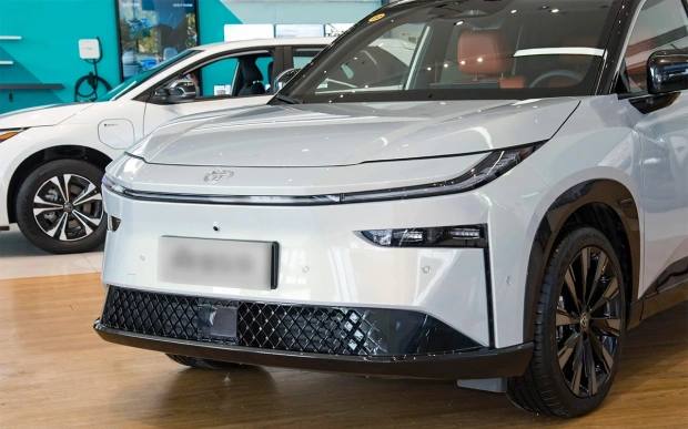 Обзор нового кроссовера Toyota bZ3X: старт продаж в Китае