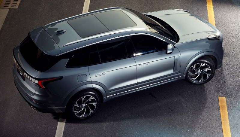 Новый кроссовер Lynk & Co 09 поступит в продажу в России