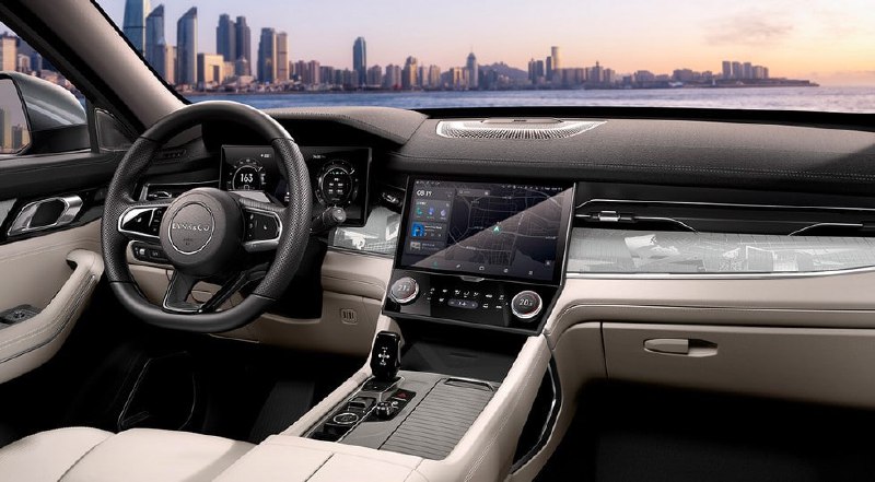 Новый кроссовер Lynk & Co 09 поступит в продажу в России