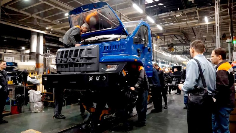 Спецверсия грузовика «Урал-80»: новая вахтовка от АЗ «Урал»