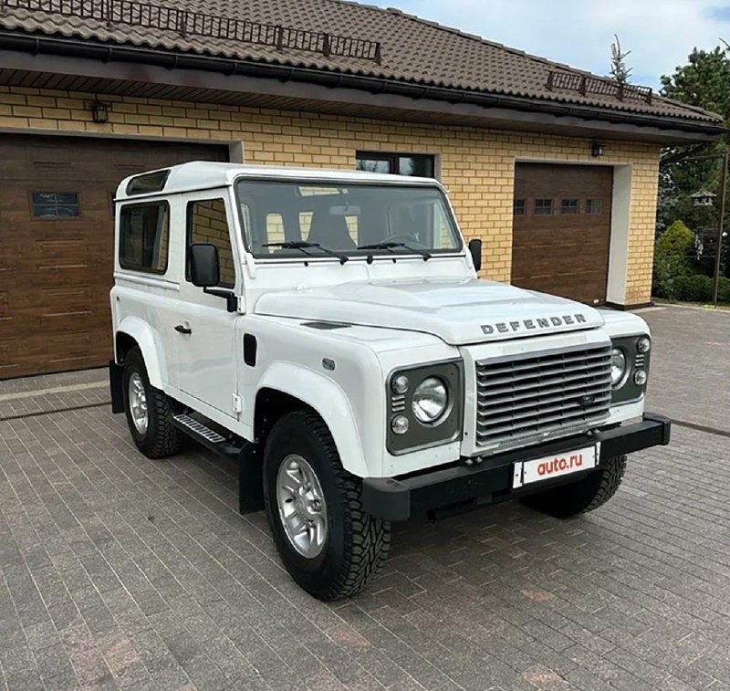 10-летний Land Rover Defender в отличном состоянии на продаже в России