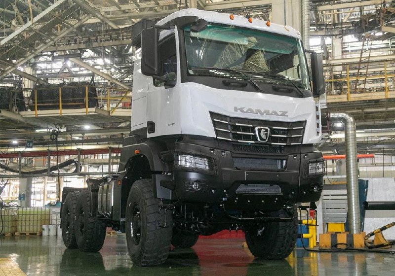 Новый седельный тягач КАМАЗ-65954 для бездорожья