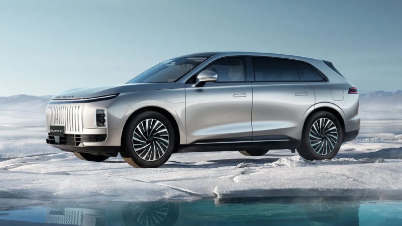 В России начинается продажа гибридного кроссовера Exeed Exlantix