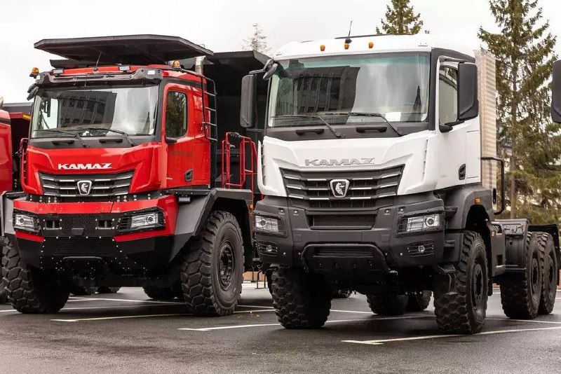 КАМАЗ представляет новейший седельный тягач с формулой 6x6