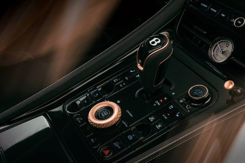 Представлено эксклюзивное купе Bentley Mulliner Batur