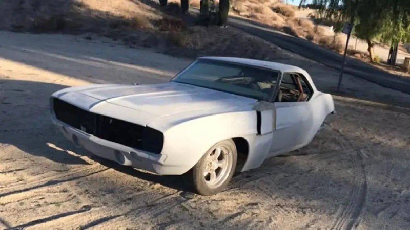 Необычный трехколесный Chevrolet Camaro на базе мотоцикла