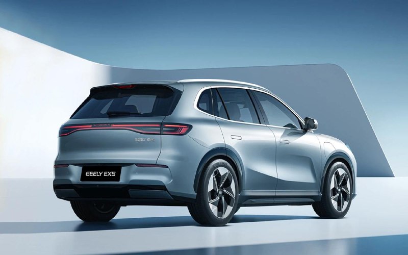 Geely запускает продажи нового электрического кроссовера EX5