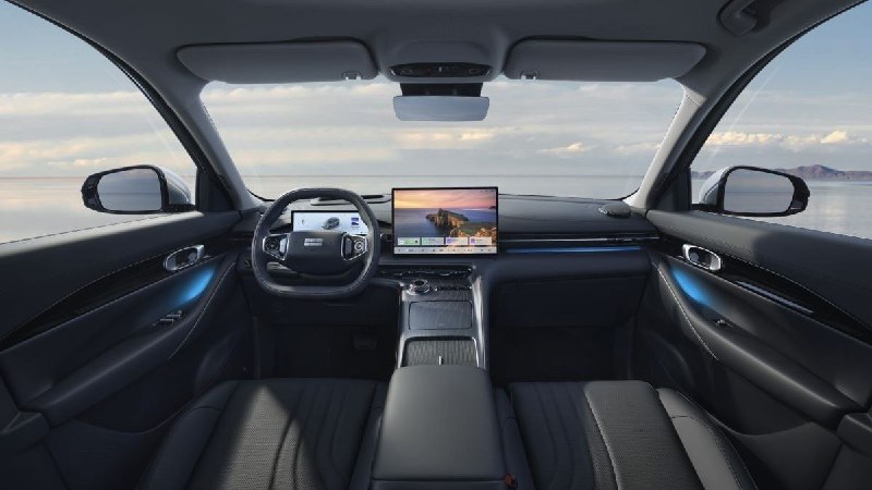 Начало продаж электрокроссовера Geely EX5 в России