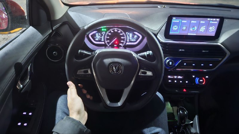 Необычные особенности бюджетного автомобиля Changan Alsvin