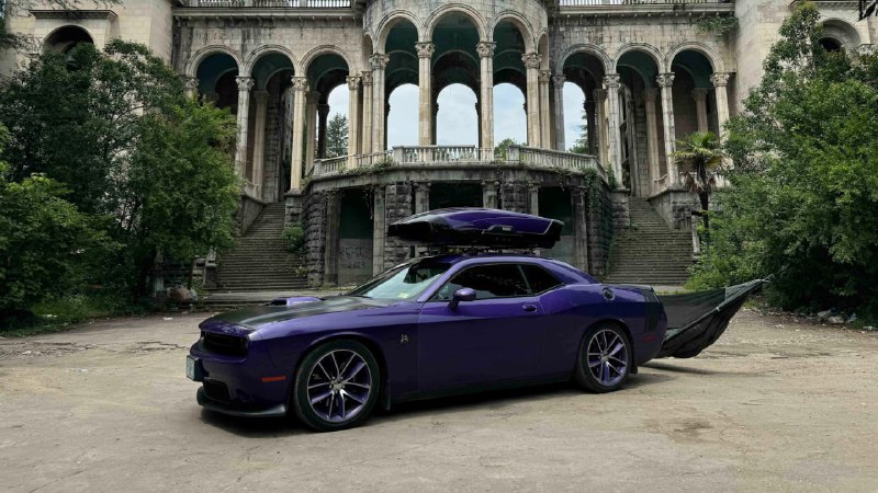 Мечта о кругосветном путешествии на Dodge Challenger