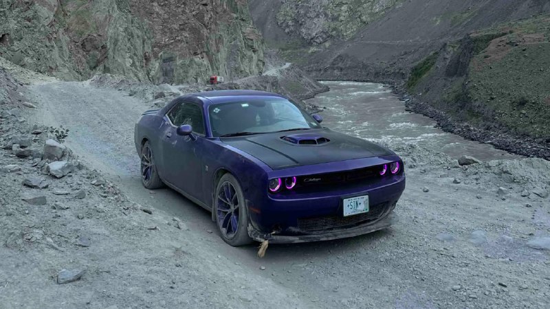 Мечта о кругосветном путешествии на Dodge Challenger