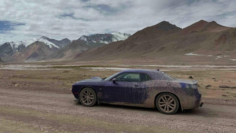 Мечта о кругосветном путешествии на Dodge Challenger
