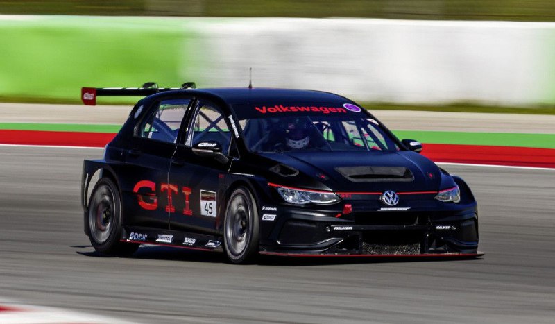 Специальная версия Volkswagen Golf GTI к юбилею модели