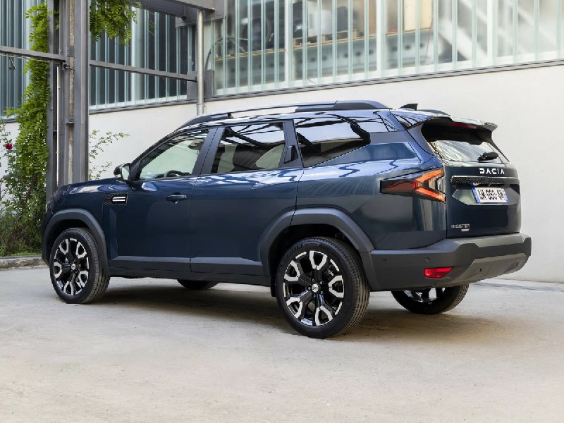Запуск нового кроссовера Dacia Bigster: конкуренция на рынке SUV