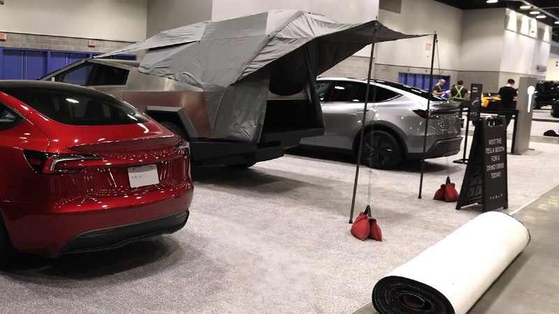 Tesla исключена из автосалона в Ванкувере из-за соображений безопасности