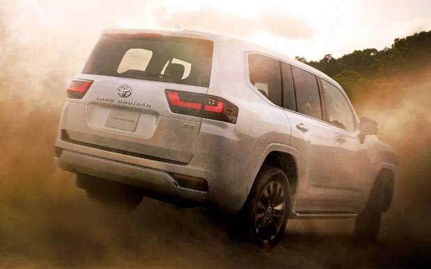 Обновления Toyota Land Cruiser 300: Технологические инновации и безопасность