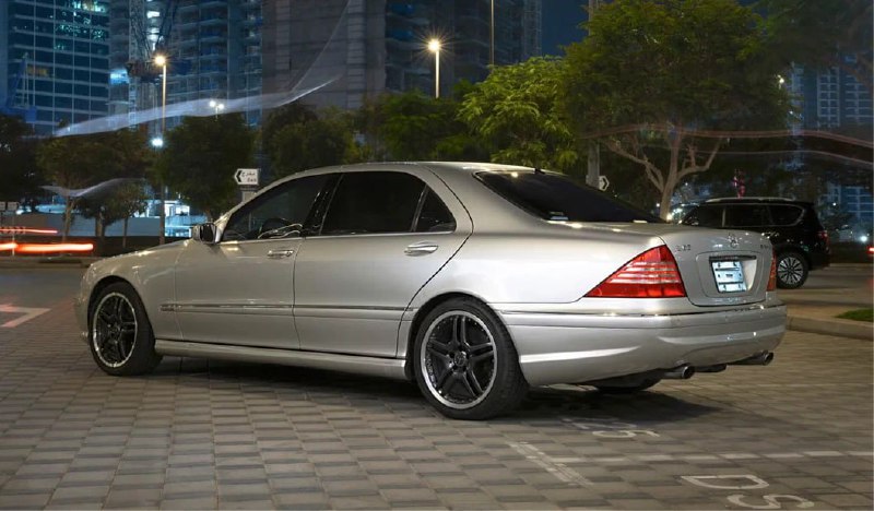 Уникальный Mercedes-Benz S-класса 2002 года выставлен на аукцион