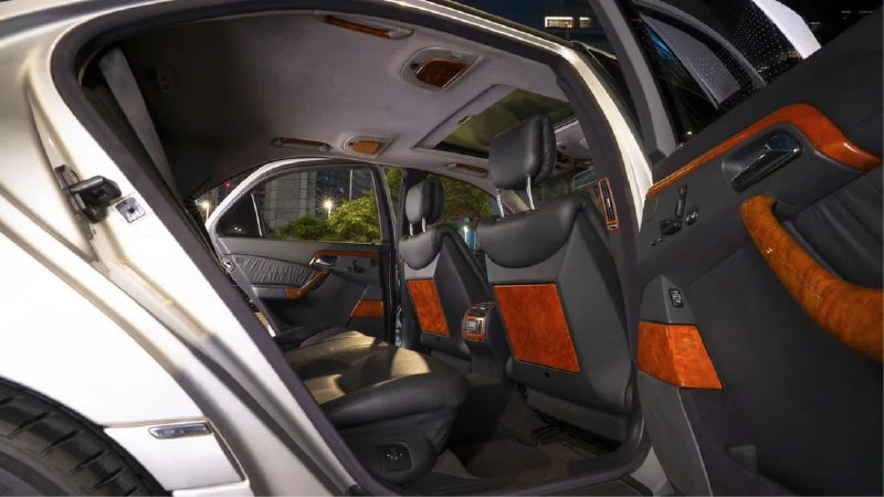 Уникальный Mercedes-Benz S-класса 2002 года выставлен на аукцион