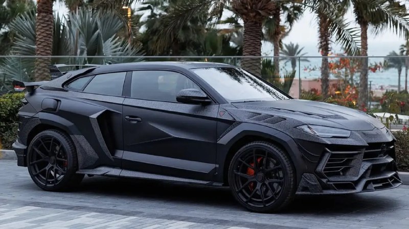 Mansory представляет уникальное купе на основе Lamborghini Urus