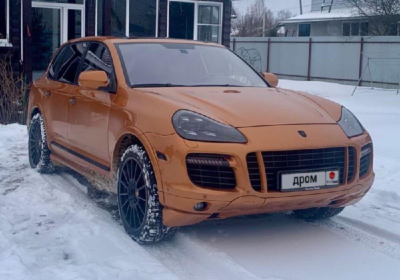 Обзор семейного автомобиля Porsche Cayenne Turbo S 2009 года