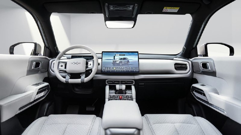 Новый электрический кроссовер BYD Titanium 3 с интегрированным дроном
