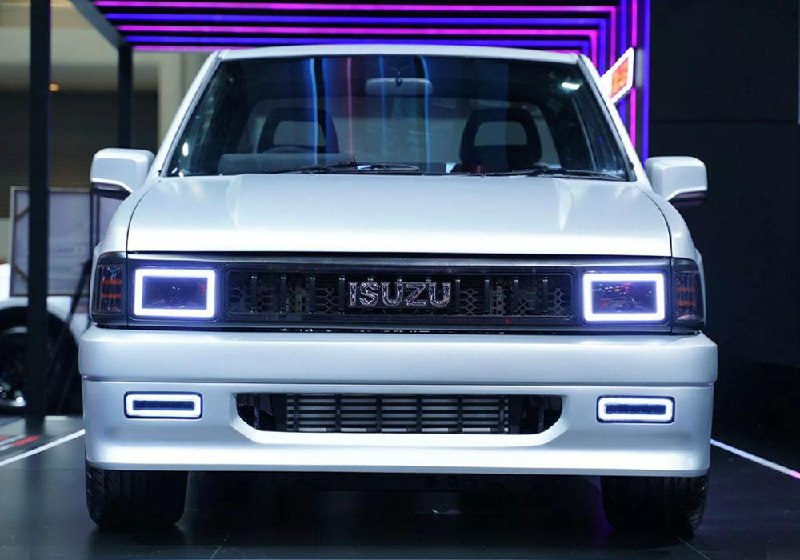 Новый взгляд на ретродизайн: Isuzu представляет обновленный пикап