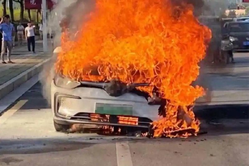 Трагическое ДТП с электроседаном Xiaomi SU7: три fatalities