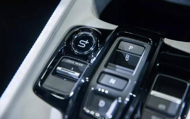 Honda раскрывает интерьер нового купе Prelude