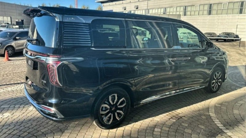 Возвращение минивэна Hongqi HQ9 на российский рынок
