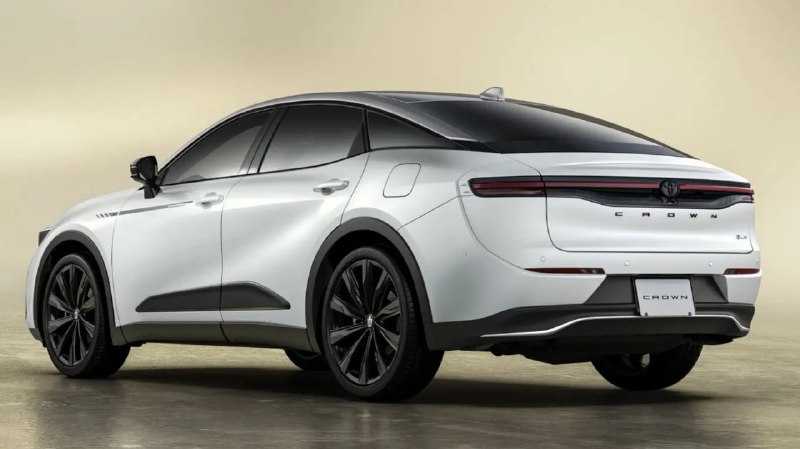 Юбилейный выпуск Toyota Crown: 70 лет легенды на рынке