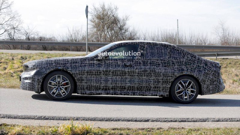 Новые детали о рестайлинге BMW 5 в стилистике Neue Klasse