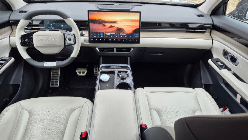 Тестирование полноприводного Jetour Dashing: способен ли он на большее?