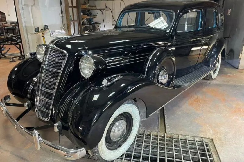 Раритетный лимузин ЗИС-101 выставлен на продажу за 95 миллионов рублей