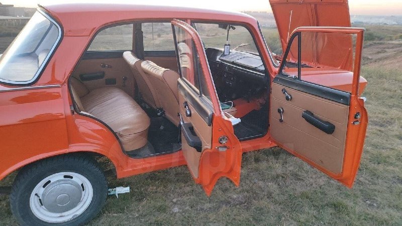 На продажу выставлен уникальный Москвич 1977 года с современными доработками