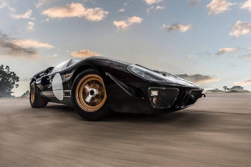 Электрическая версия Ford GT40 получит звук V8