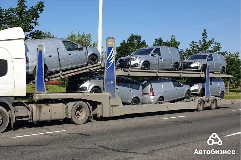 Снижение продаж легких коммерческих автомобилей в России в марте