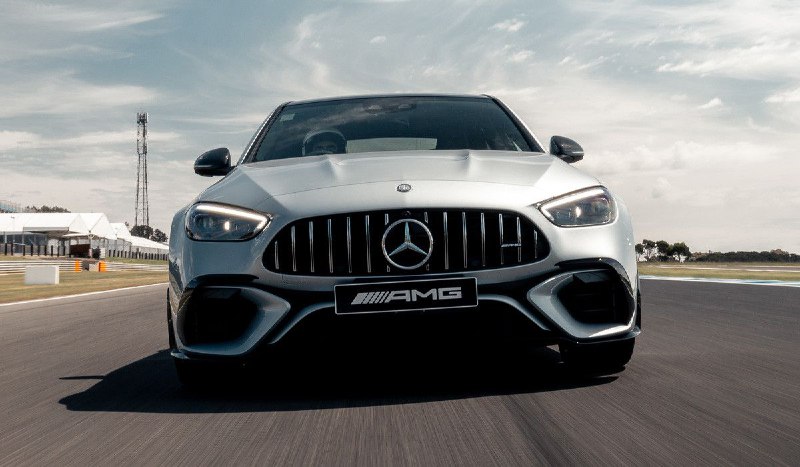 Новые горизонты для Mercedes-AMG C 63: ожидание изменений в двигателе