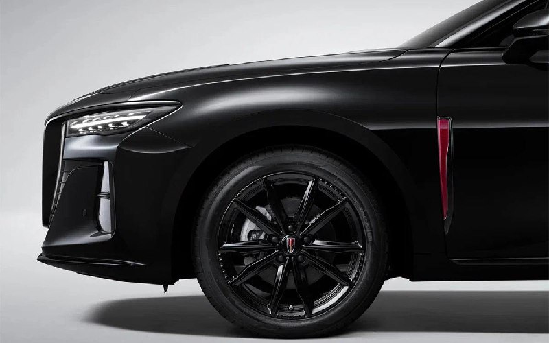 Новый седан Hongqi H5 Black Edition: Обзор и характеристики