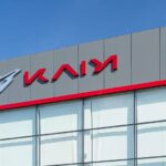 Закрытие китайских автоцентров в России: Причины и масштабы