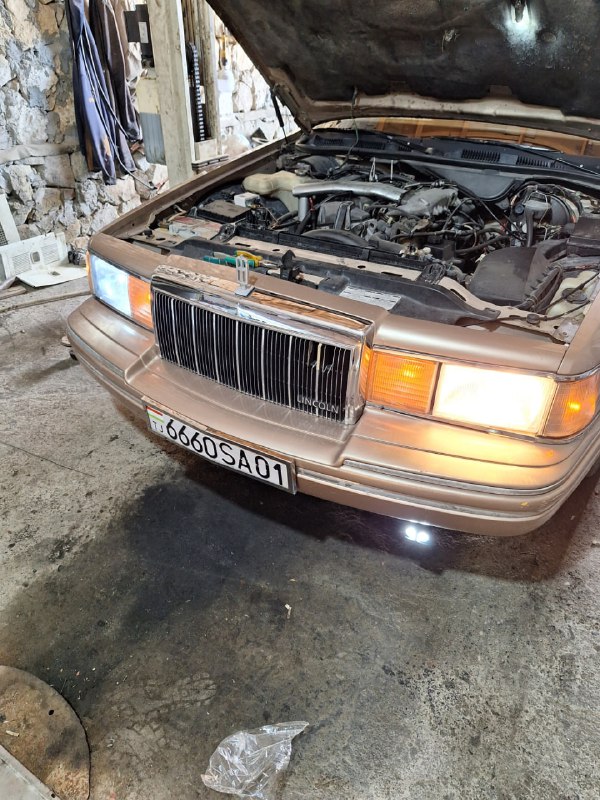 Необычный тюнинг Lincoln Town Car: переход на дизельный двигатель