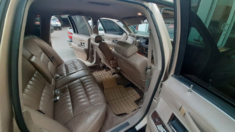 Необычный тюнинг Lincoln Town Car: переход на дизельный двигатель