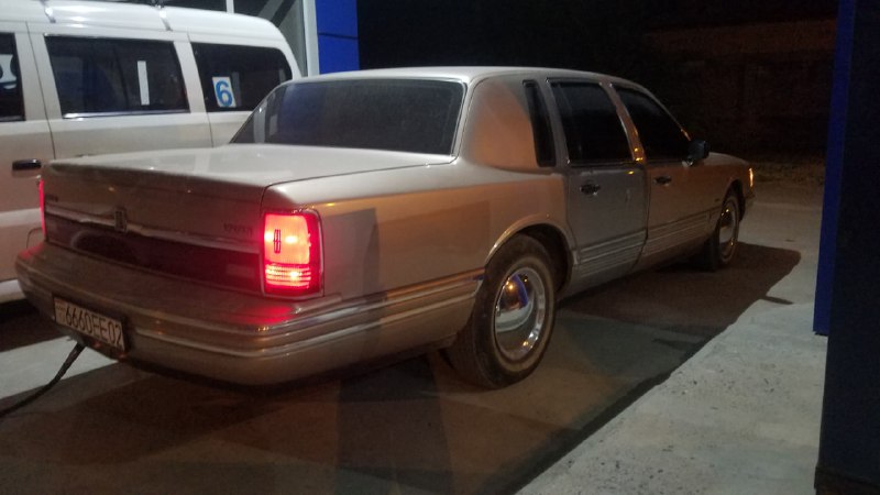 Необычный тюнинг Lincoln Town Car: переход на дизельный двигатель