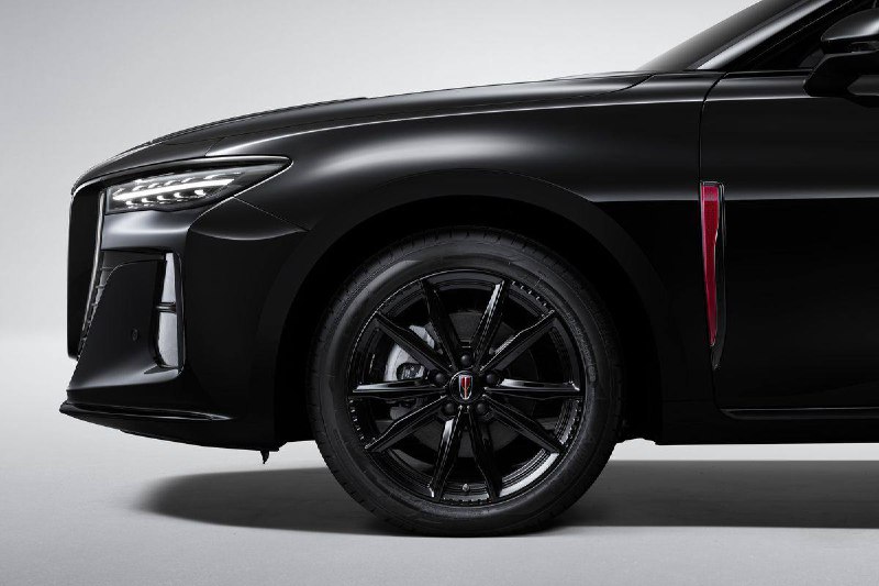 Новая версия Hongqi H5: Black Edition