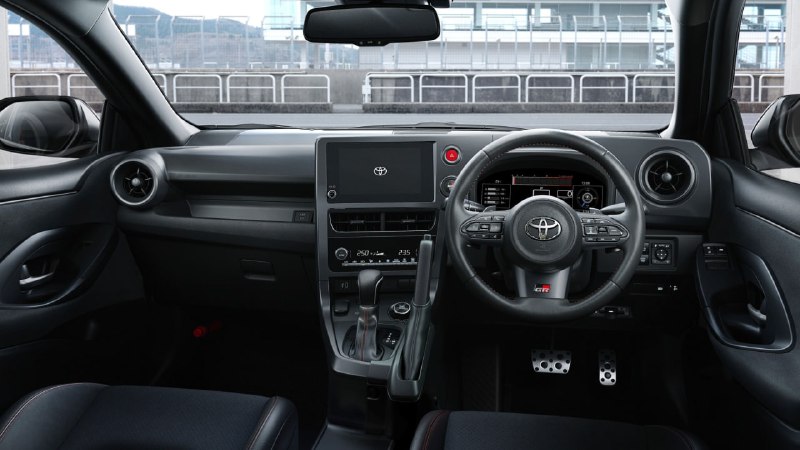 Обновленный Toyota GR Yaris: Динамика и Стиль